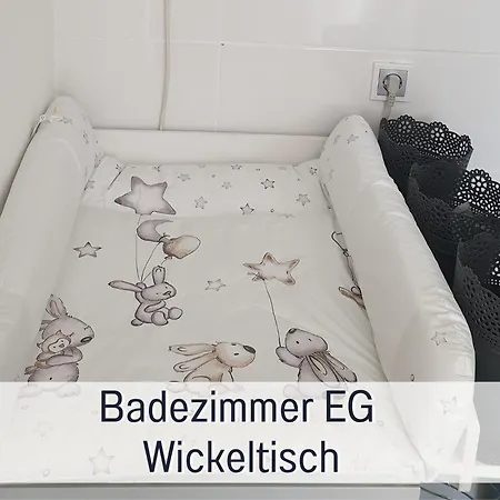 Ferienhaus - Hunde Willkommen, Nicht Nur Geduldet - Hoher Zaun - Terrasse - Infrarotkabine - Familienfreundlich